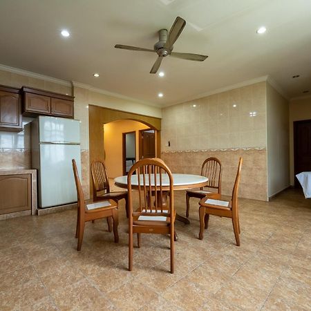 Mk Homestay Wakaf Che Yeh With Bathtub - Max 14 Pax 코타바하루 외부 사진