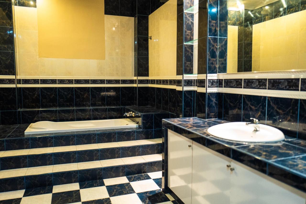 Mk Homestay Wakaf Che Yeh With Bathtub - Max 14 Pax 코타바하루 외부 사진