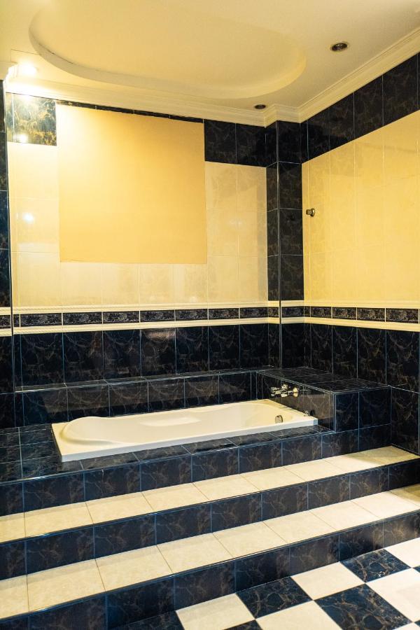 Mk Homestay Wakaf Che Yeh With Bathtub - Max 14 Pax 코타바하루 외부 사진