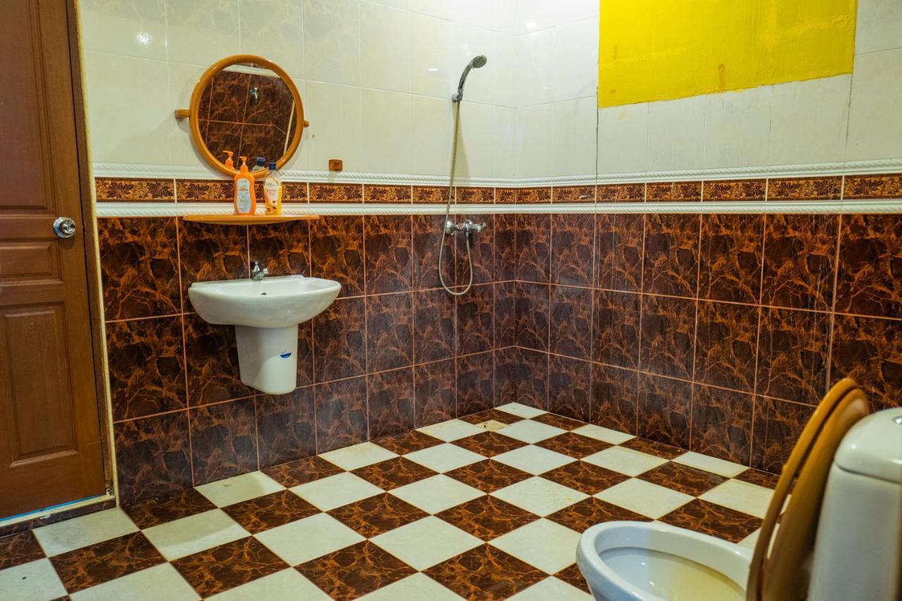 Mk Homestay Wakaf Che Yeh With Bathtub - Max 14 Pax 코타바하루 외부 사진