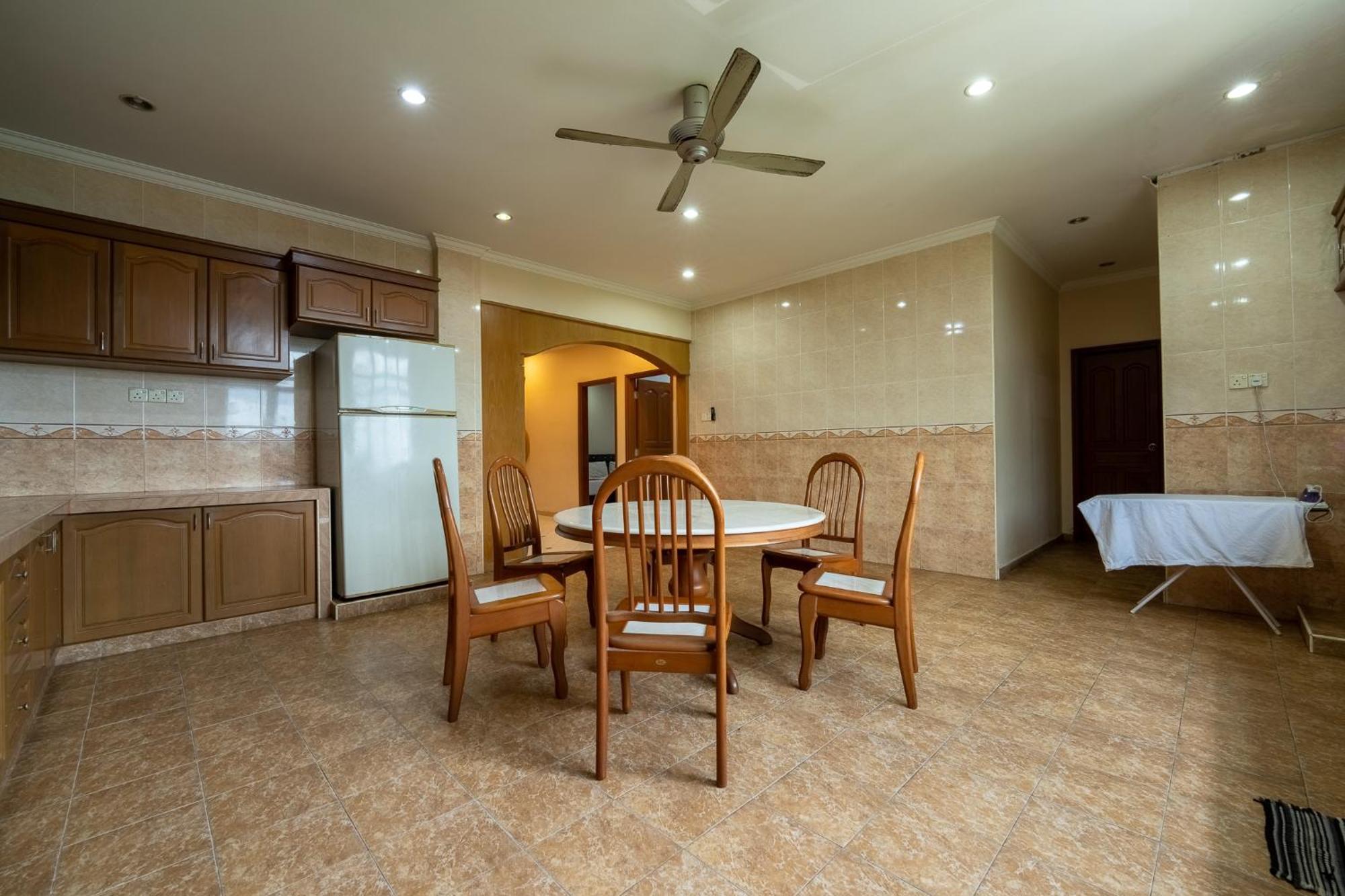 Mk Homestay Wakaf Che Yeh With Bathtub - Max 14 Pax 코타바하루 외부 사진